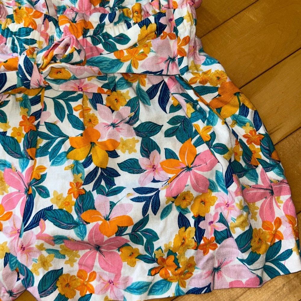 NWT BCBG high waisted floral shorts - Picture 3 of 10